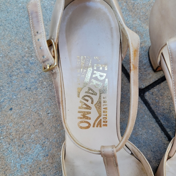 Ferragamo kitten Heels sz 6 - Picture 6 of 9